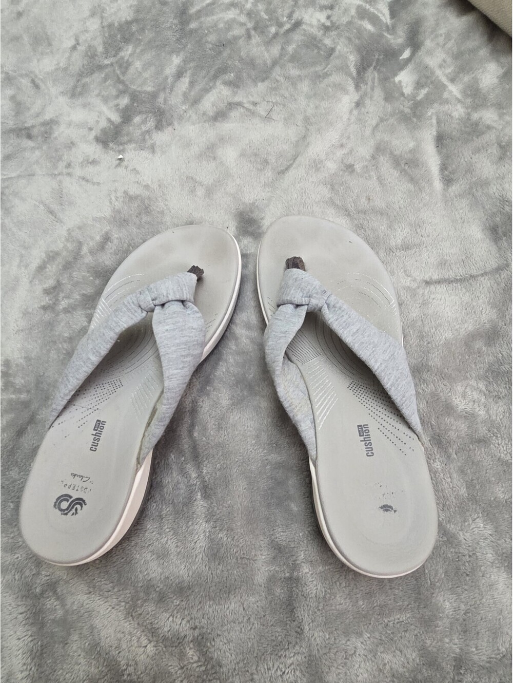 Clark's Cloud Steppers Cloudsteppers flip flop sandals gray size 6 women's